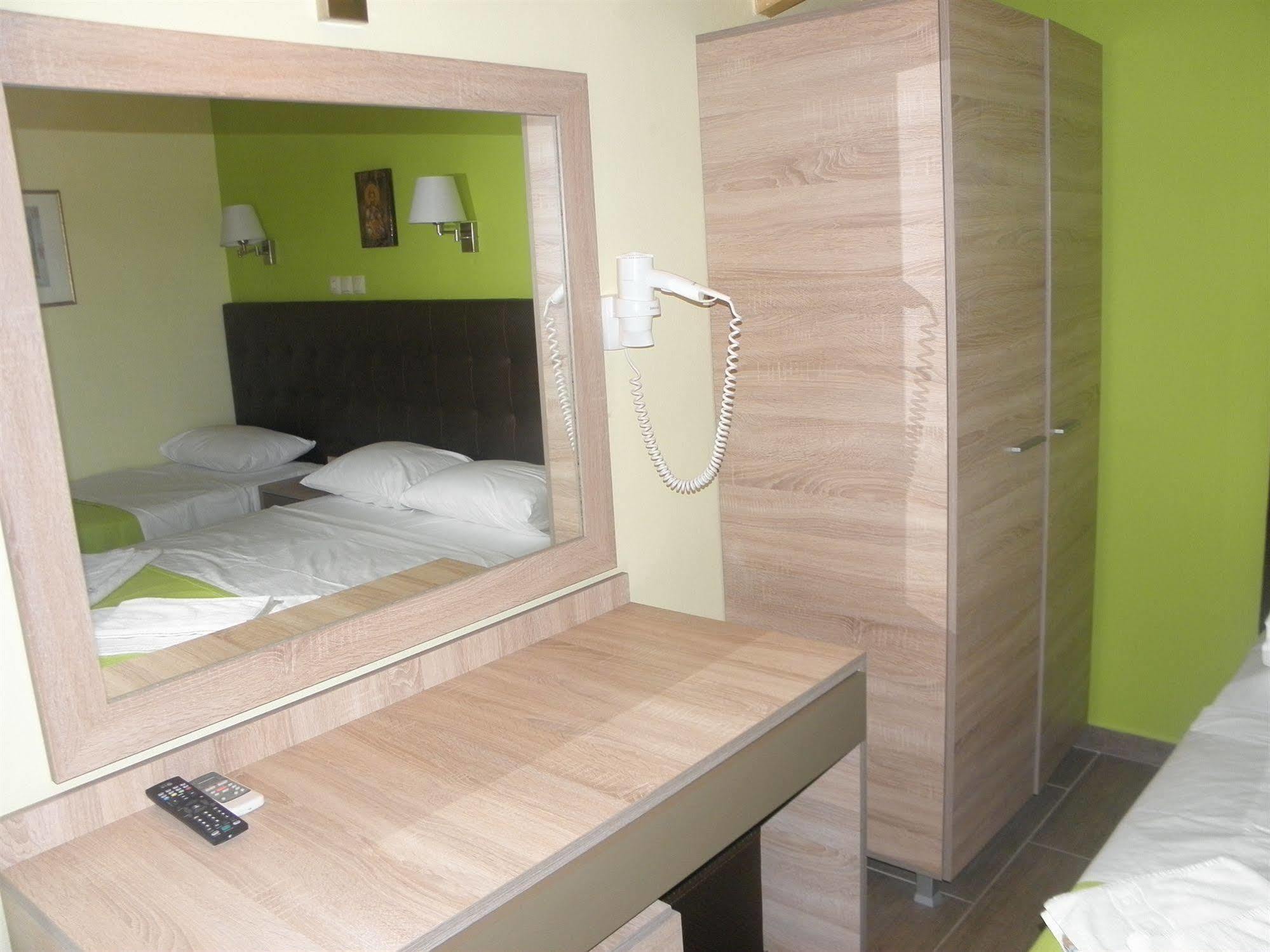 Makedonia Hotel オウランオウポリ エクステリア 写真